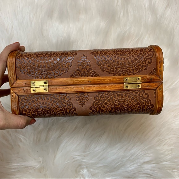 Vintage Wood Hand Carved Purse - Picture 4 of 5